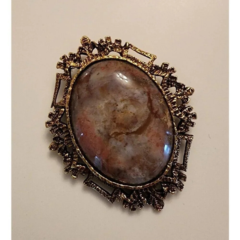 Vintage‎ Agate Gold Brooch Pin 2 inches Gold tone Framed